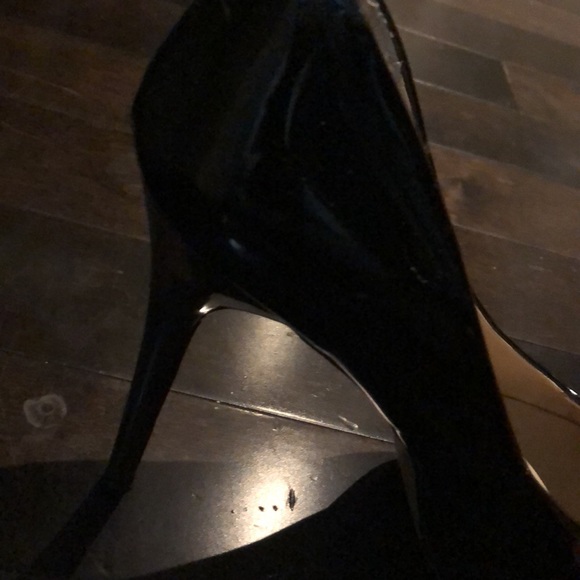 Black heels - Picture 3 of 3